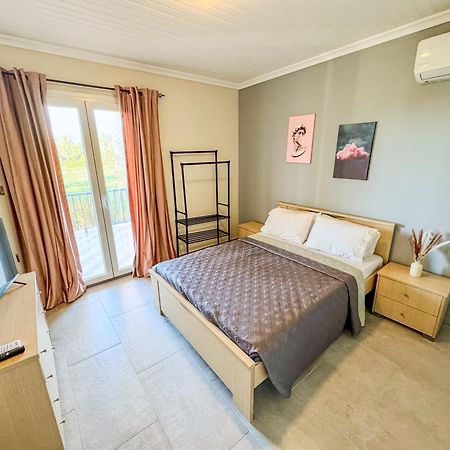 Beachlife: The Bungalow Marmari  Luaran gambar